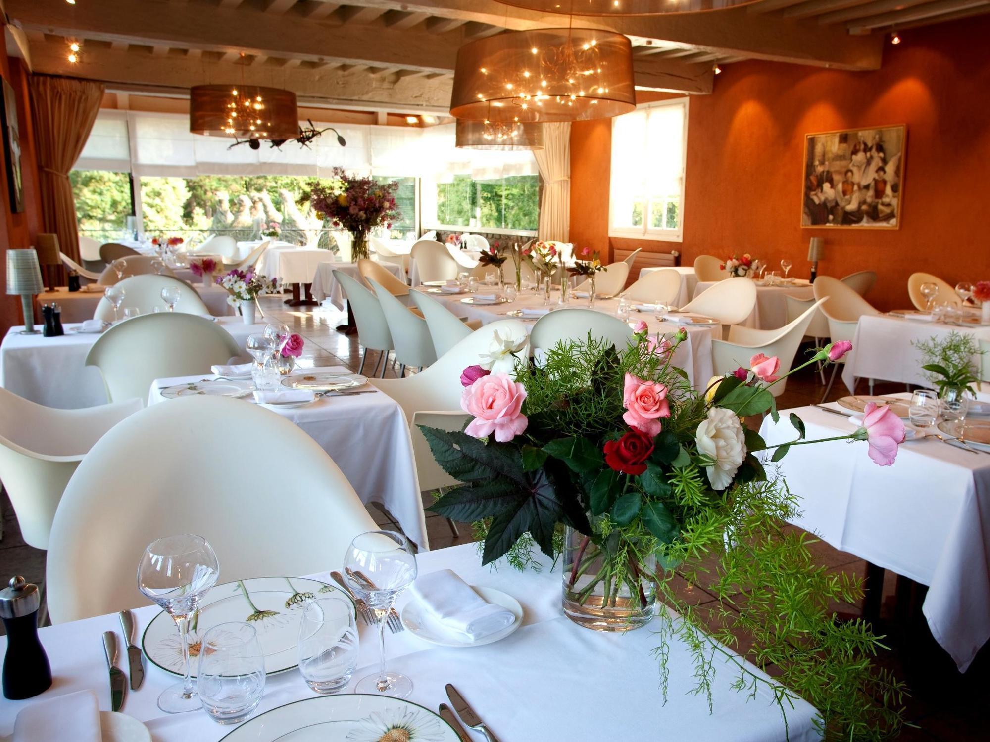 Logis Ar Milin Hotel Chateaubourg  Ngoại thất bức ảnh